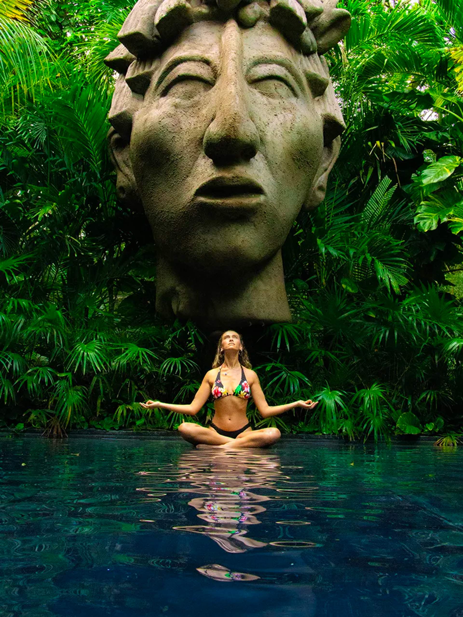 Traveler enjoy a Cancun vacation.