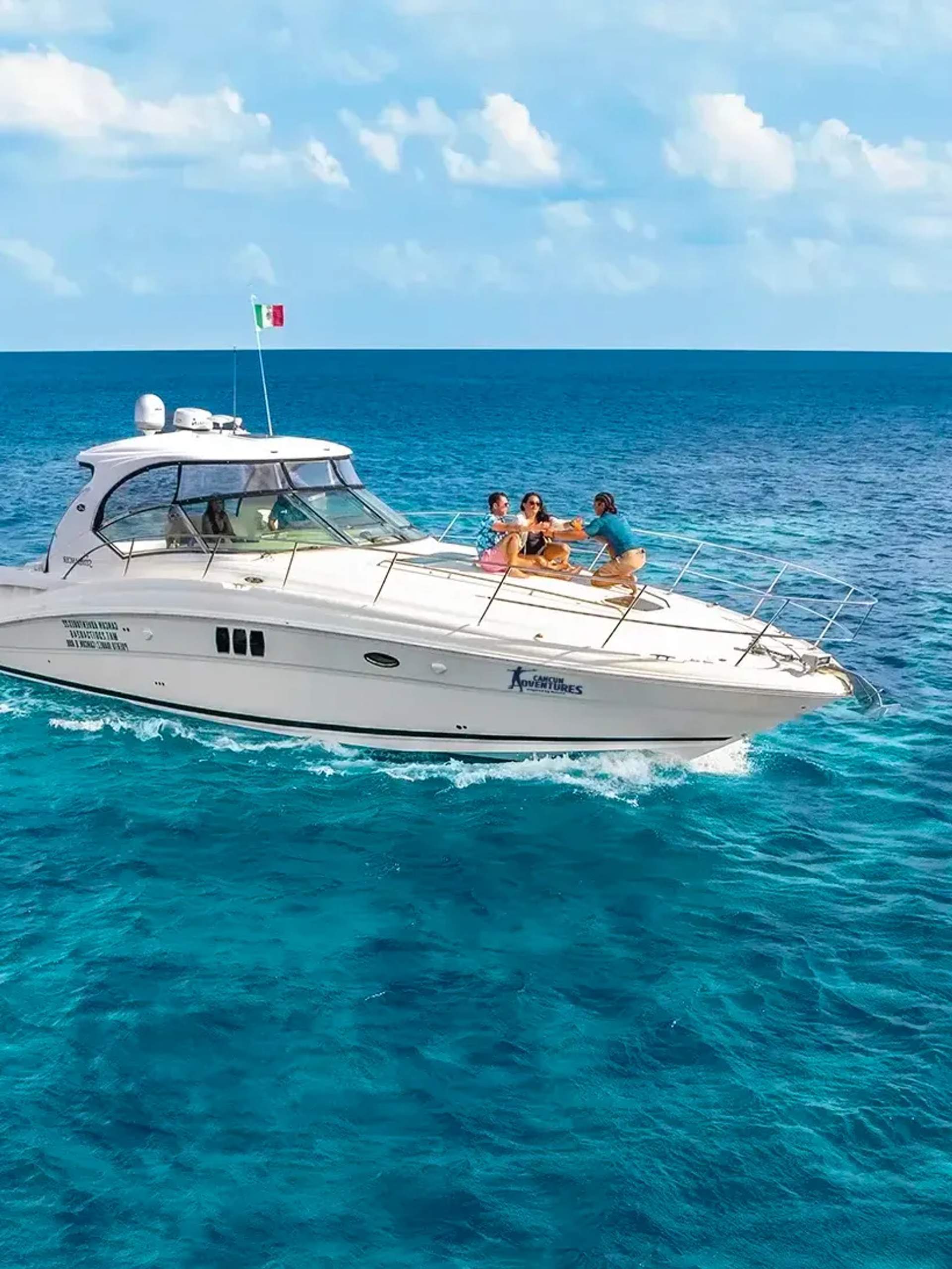 Traveler enjoying Cancun discount tours.
