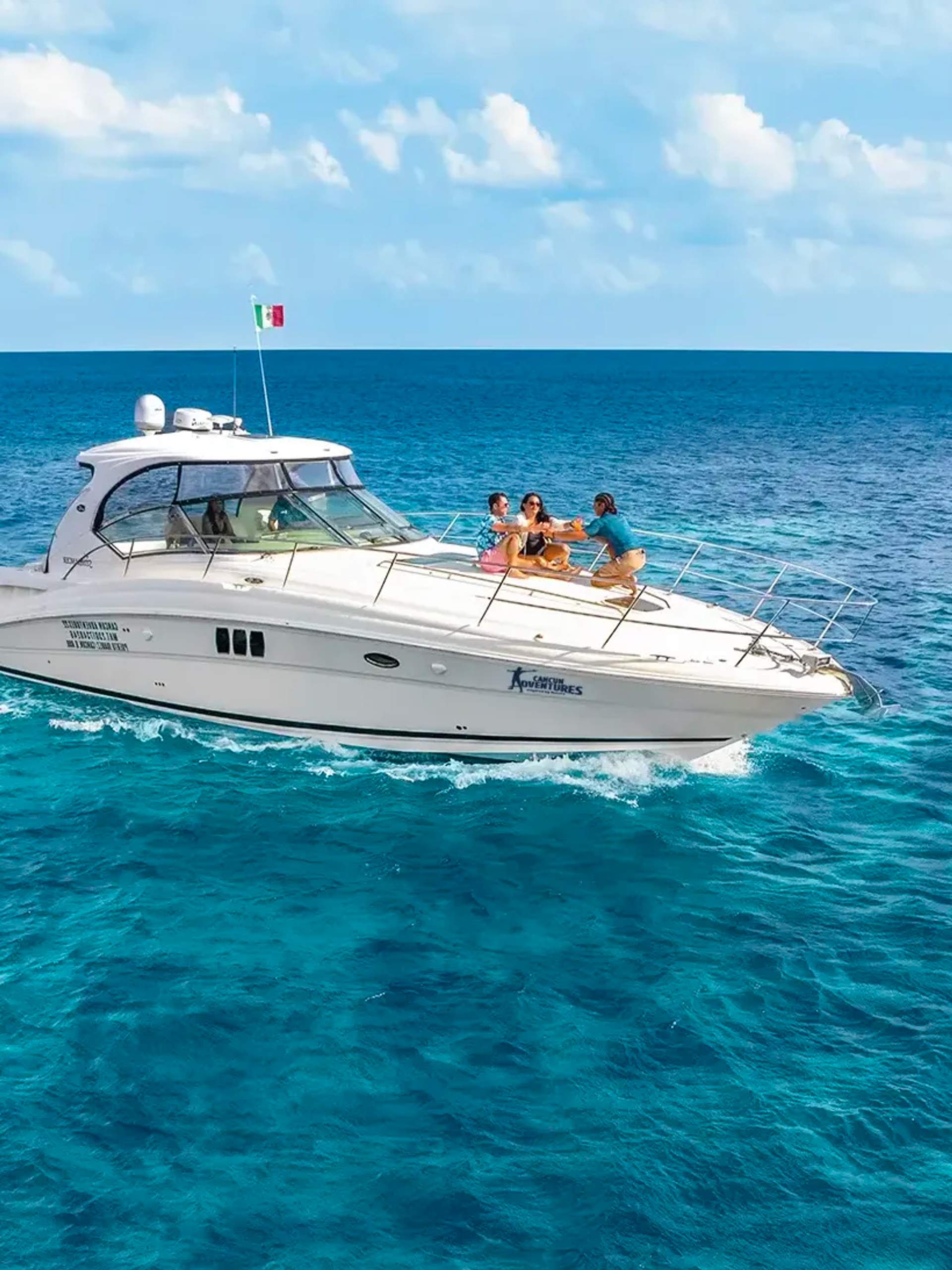 Traveler enjoying Cancun discount tours.