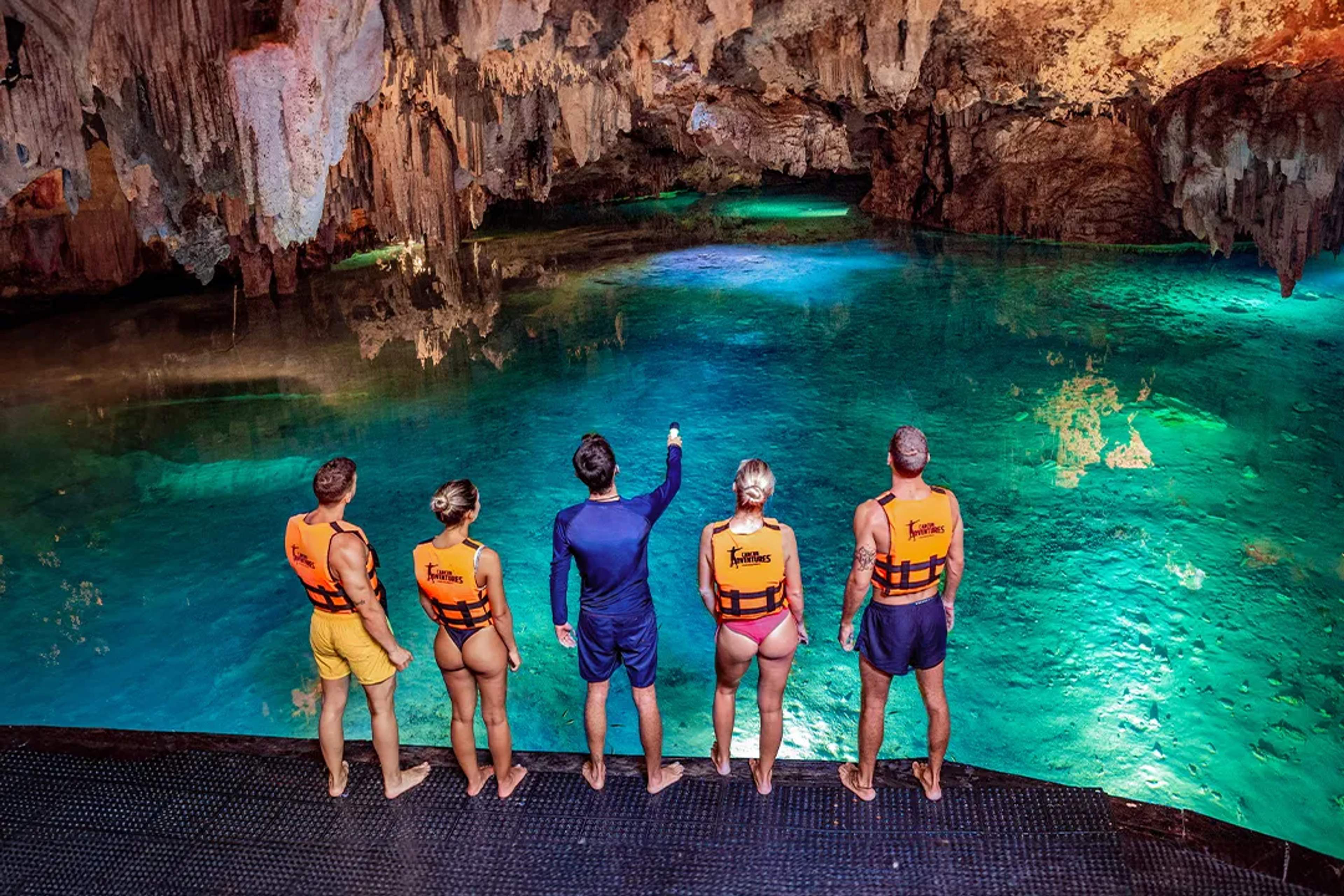 packing list for cancun in november