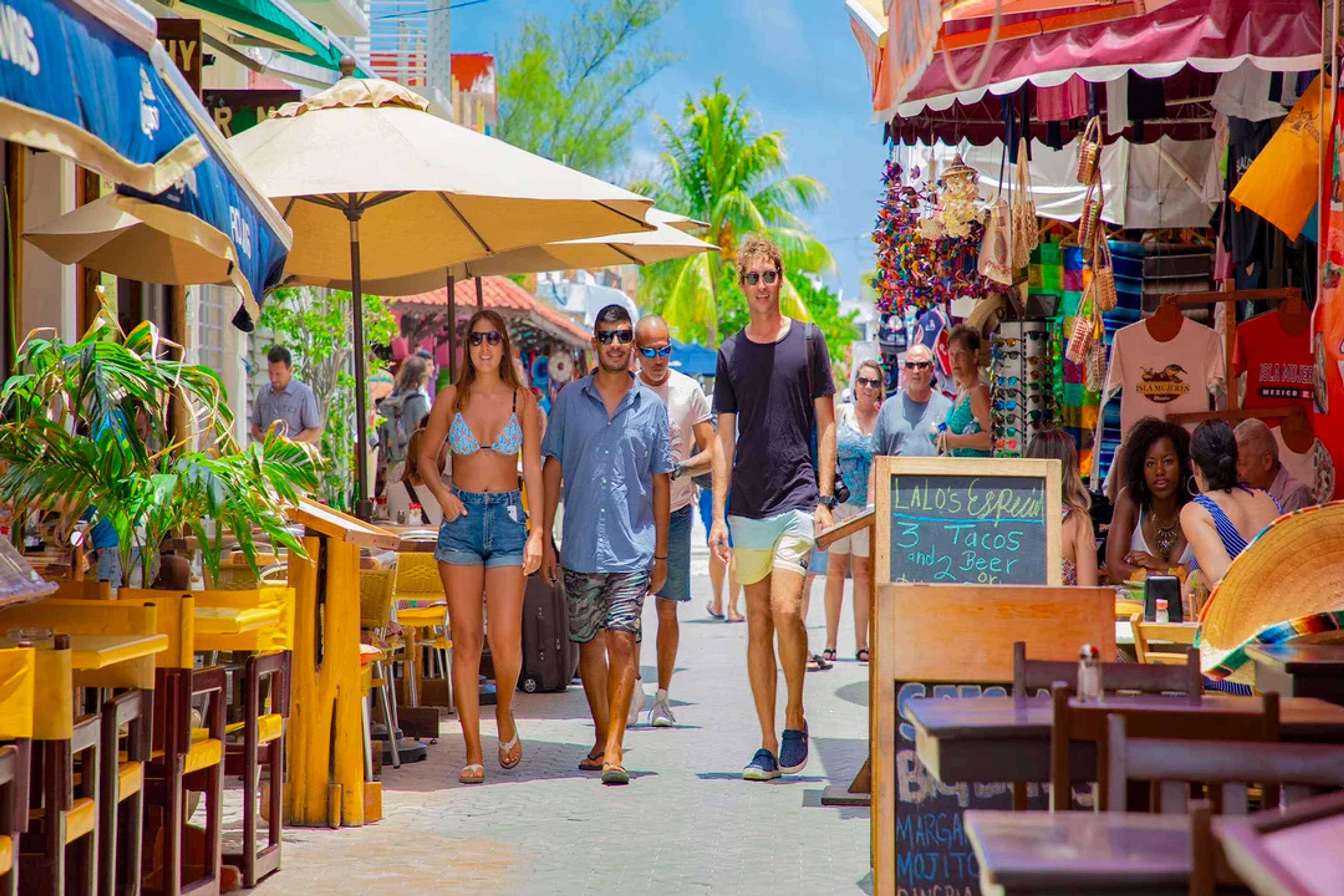 isla blanca vs isla mujeres