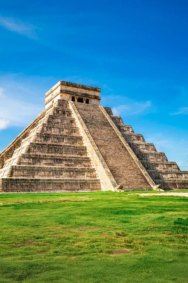 Majestic pyramid of Chichen Itza, one of the 7 wonders of the world