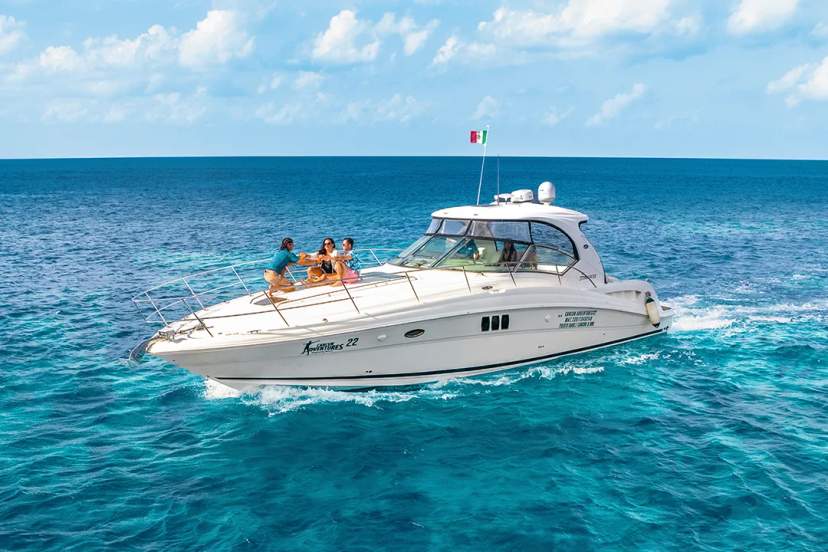 Luxury Cabo sightseeing cruise on a private yacht with ocean views, turquoise water and relaxing onboard experience
