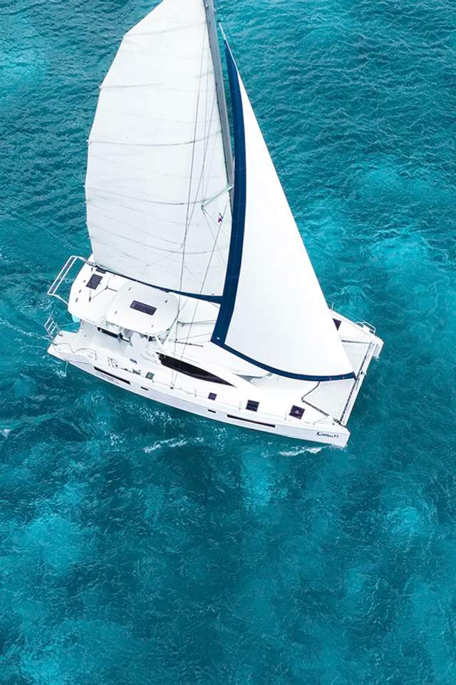 Renta un catamarán privado en Cancún.