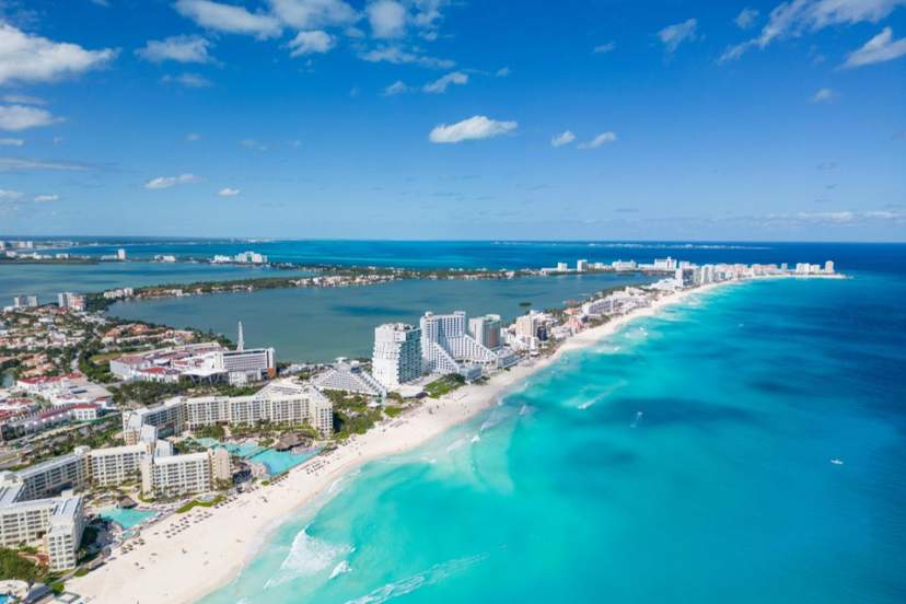 Vista de Cancún y el mar