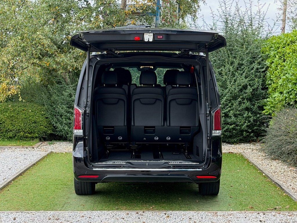 Executive MPV 3
