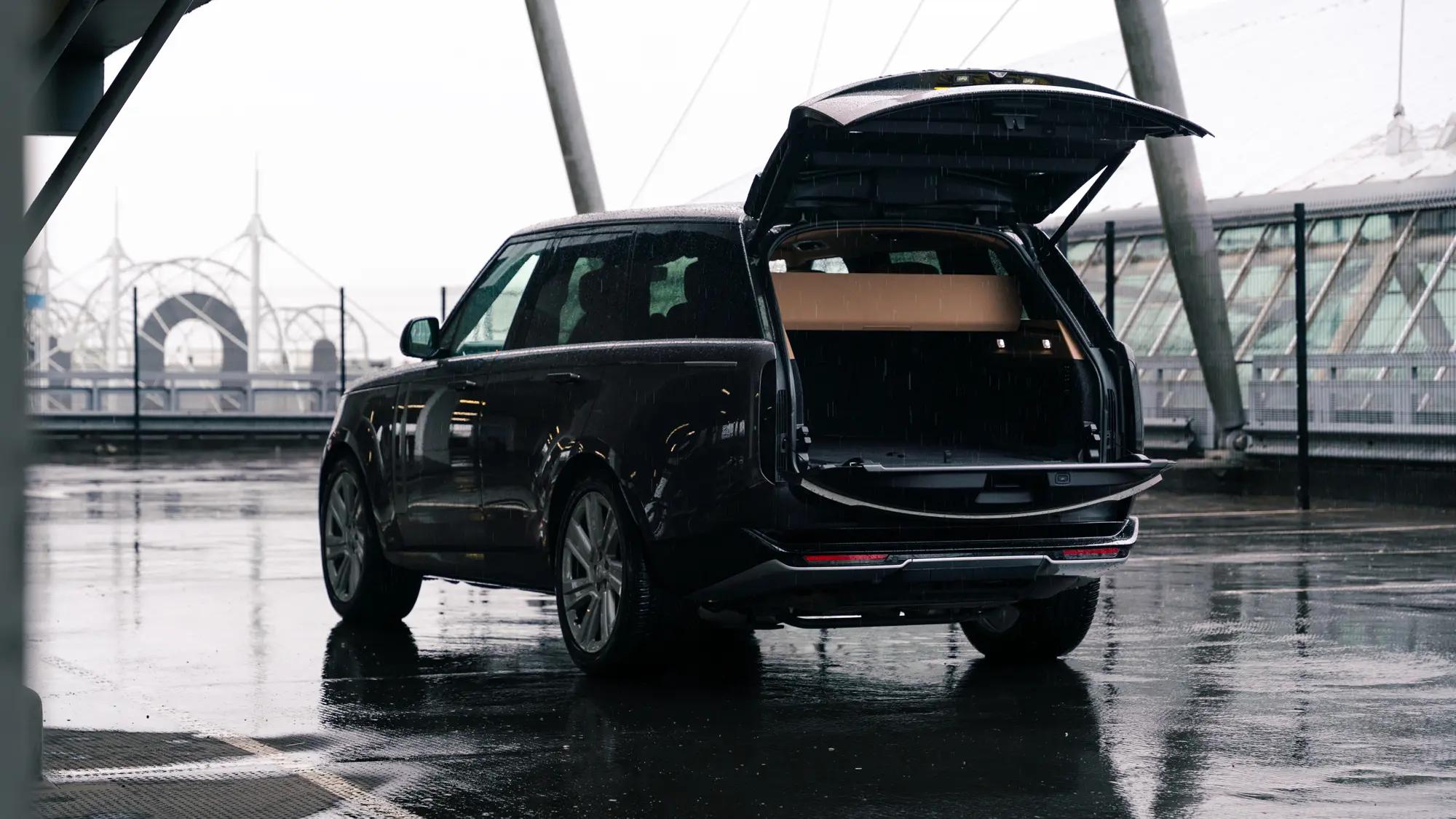 Luxury SUV 3