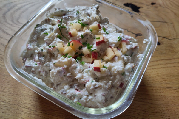 Card background for Apfel-Meerrettich-Aufstrich mit Sonnenblumenkernen