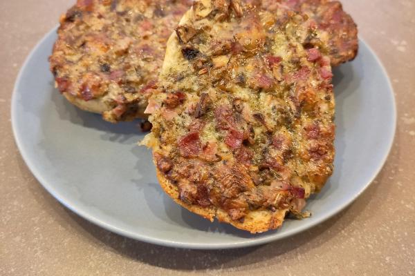 Card background for Pizzabrötchen