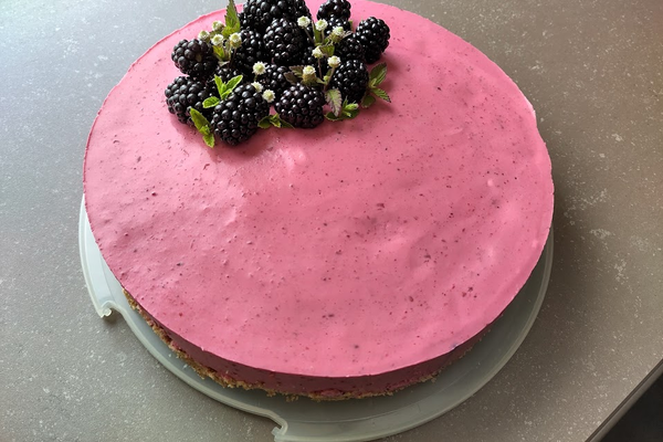 Card background for Brombeertorte