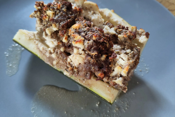 Card background for gefüllte Zucchini mit Hackfleisch