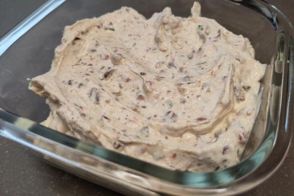 Card background for Bacon-Tomate-Basilikum-Aufstrich