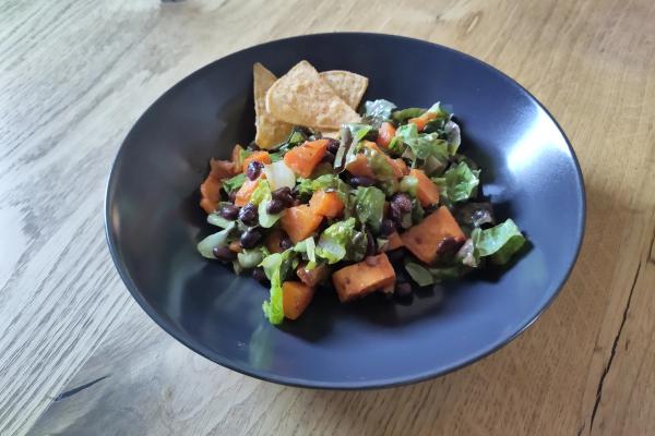 Card background for Süßkartoffel-Bohnen-Salat