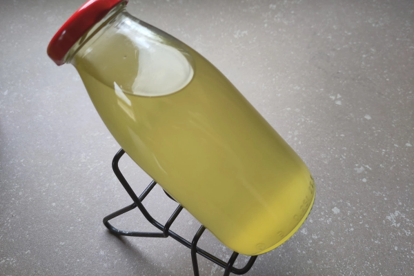 Card background for Holunderblütensirup