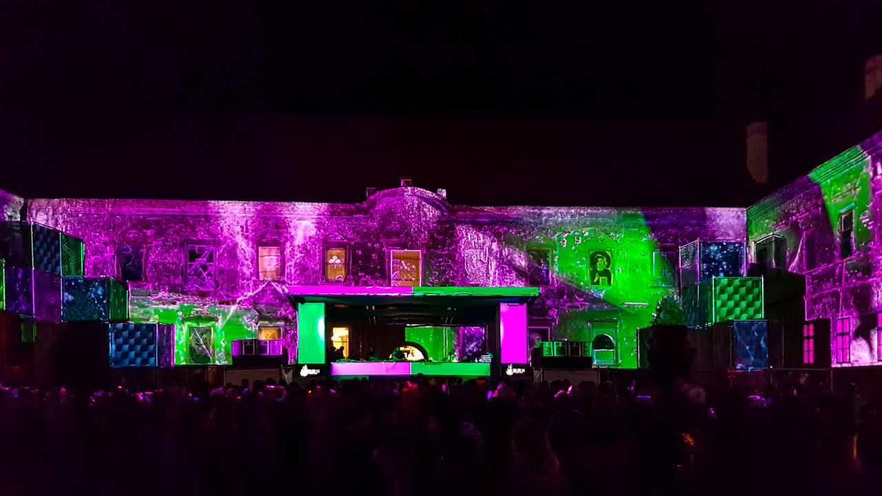 Electric Castle — Bánffy Castle Courtyard Mapping