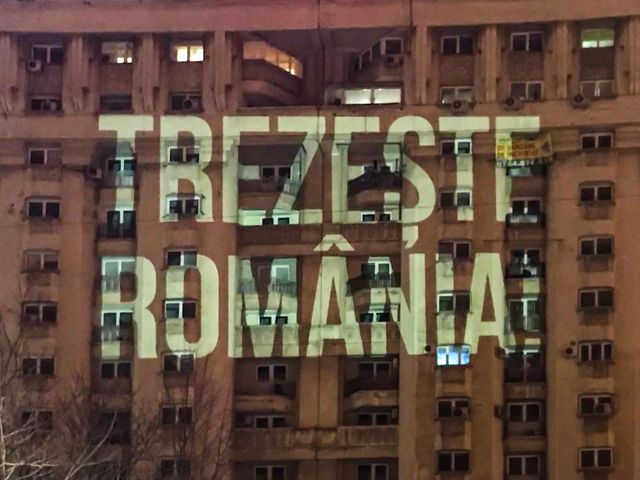 #VăVedem — Piața Victoriei Projections