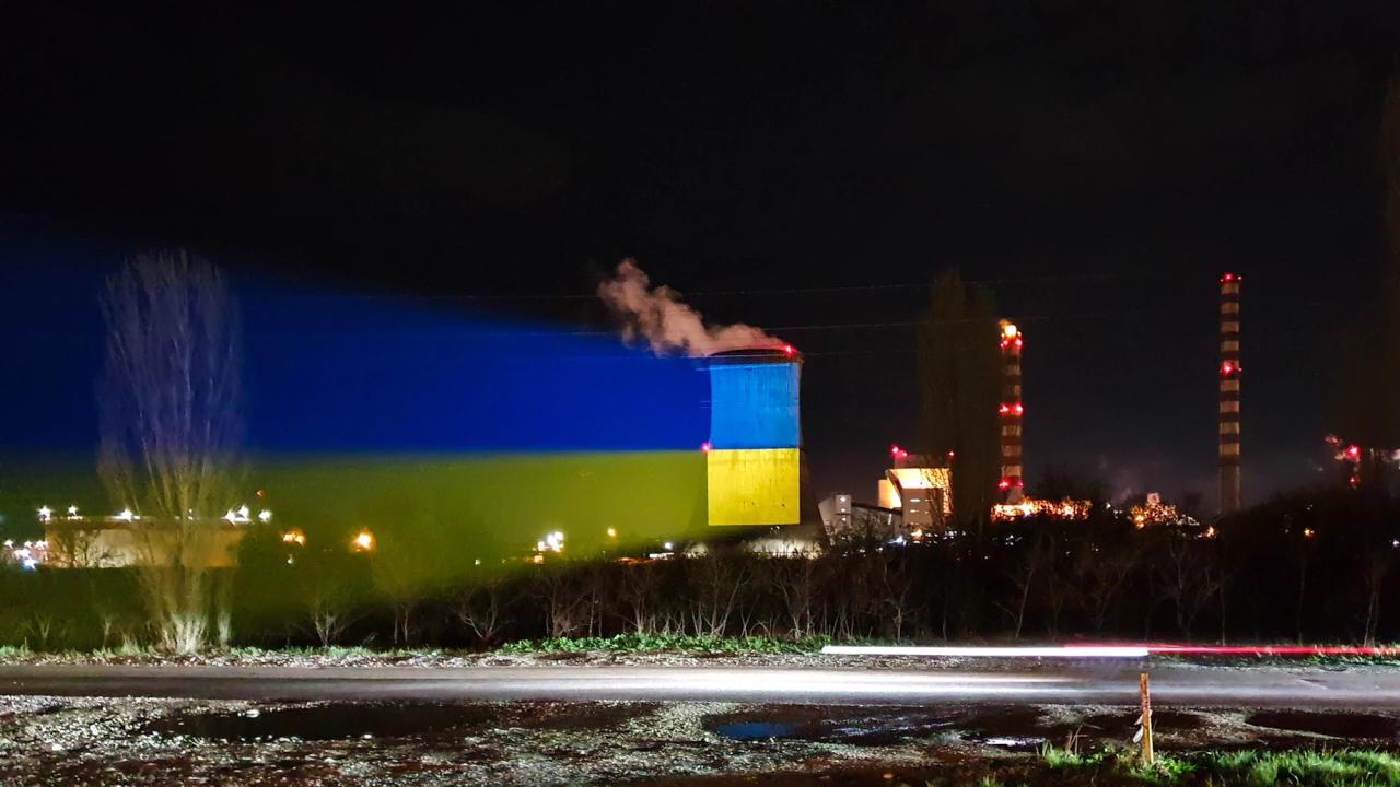 Greenpeace — Stop Fuelling War at Lukoil Refinery