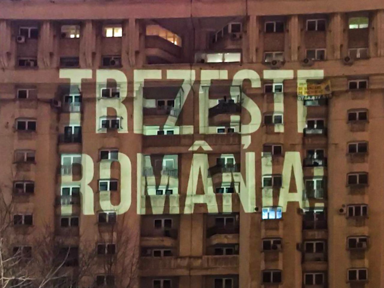 #VăVedem — Piața Victoriei Projections
