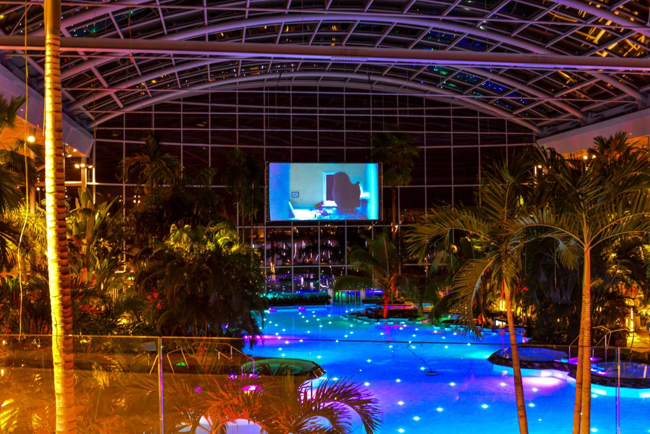 ShortsUP POOL Cinema at Therme București