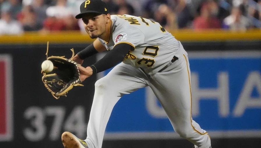 Tucupita Marcano fields a ground ball against the Arizona Diamondbacks on July 9, 2023. (Joe Rondone-USA TODAY Sports )