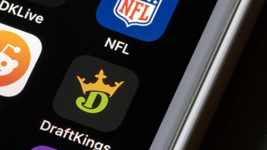 draftkings-nfl-apps-phone-screen
