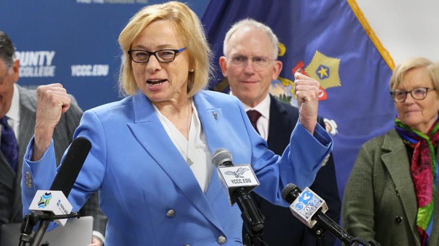 Maine iGaming Bill Faces Veto Push As Governor's Deadline Nears