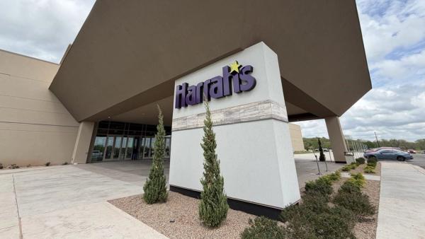 harrahs oklahoma entrance