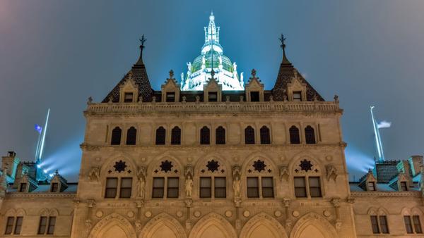 Connecticut sweeps ban bill