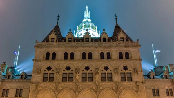 Connecticut sweeps ban bill