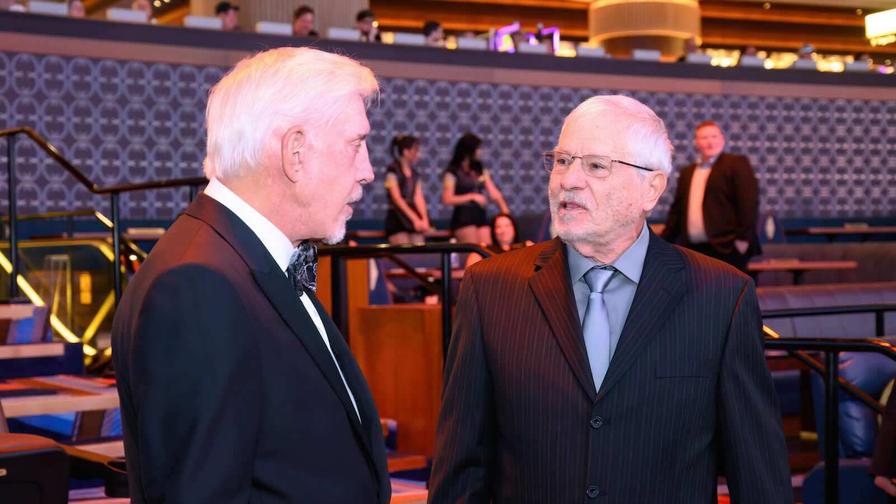 Walters with former Stardust Sportsbook Director Scott Schettler