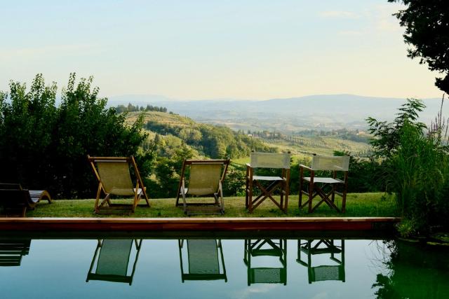 Il giardino all'italiana all'ombra dei lecci