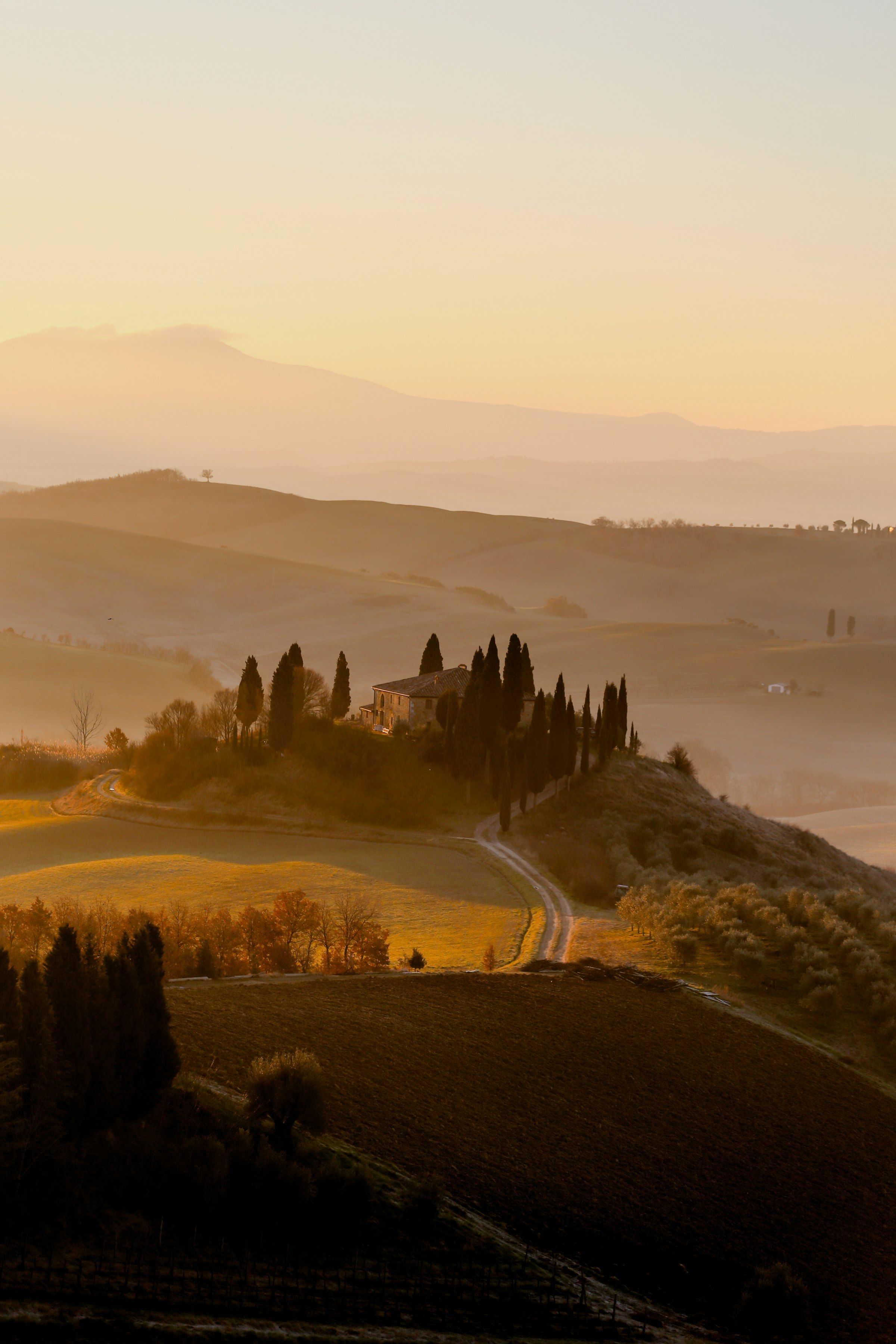 Vista sulla valle e sul borgo storico dal parco