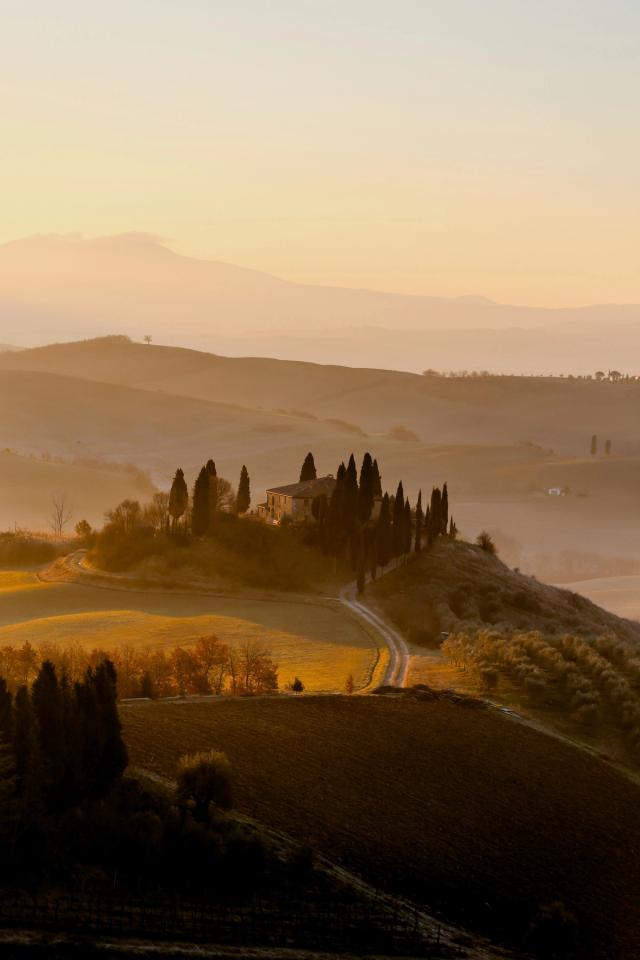 Vista sulla valle e sul borgo storico dal parco