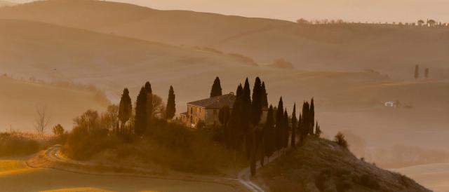 Vista sulla valle e sul borgo storico dal parco