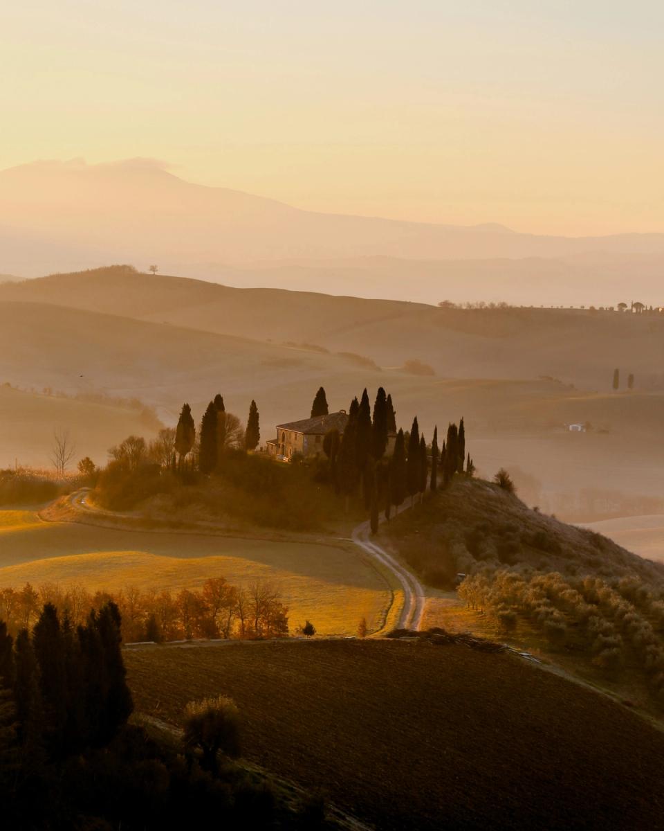 Vista sulla valle e sul borgo storico dal parco