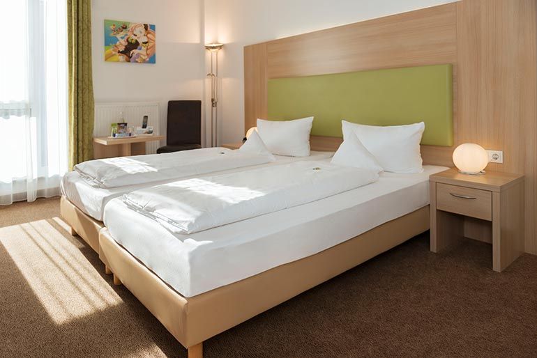 Doppelzimmer Übersicht Hotel AVIVA by APOLONIA Karlsruhe