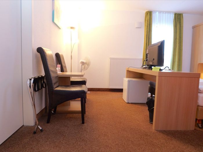 Doppelzimmer Schreibtisch Hotel AVIVA by APOLONIA