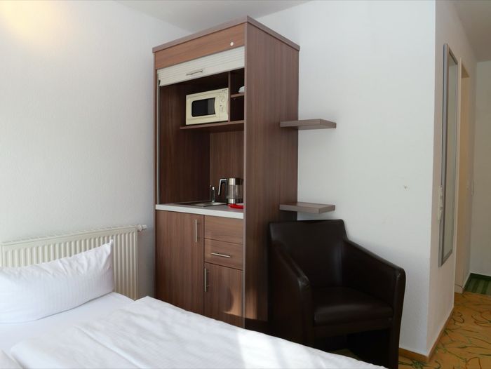Familienzimmer Dusche Hotel AVIVA by APOLONIA Karlsruhe