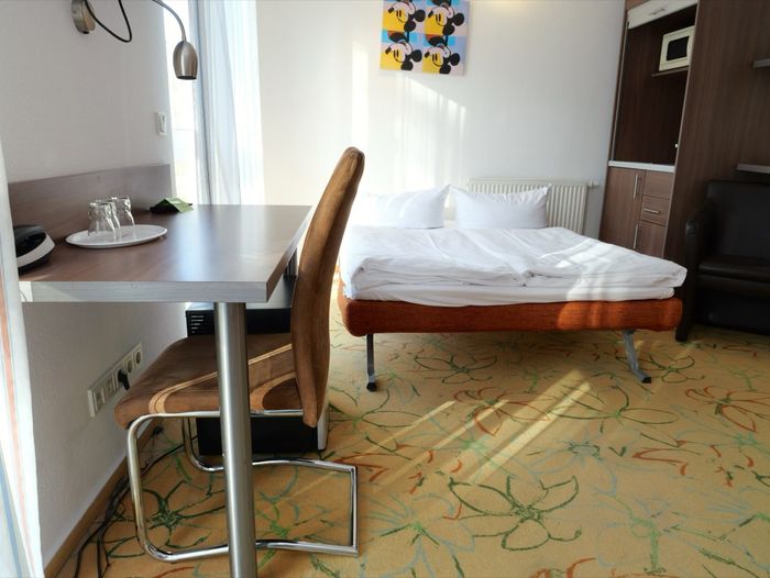 Familienzimmer Kühlschrank Hotel AVIVA by APOLONIA Karlsruhe