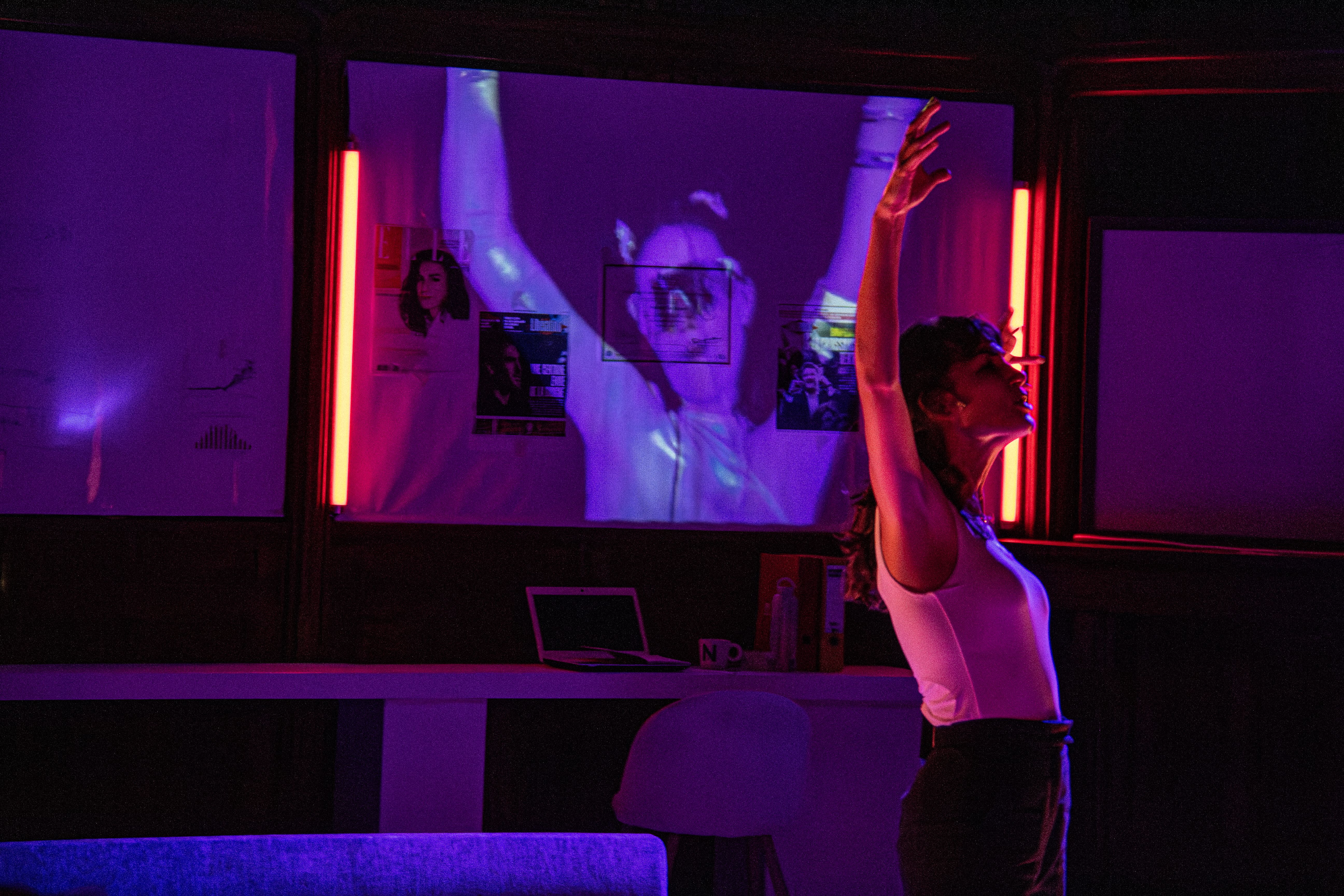 Une de la compagnie Les Barbares