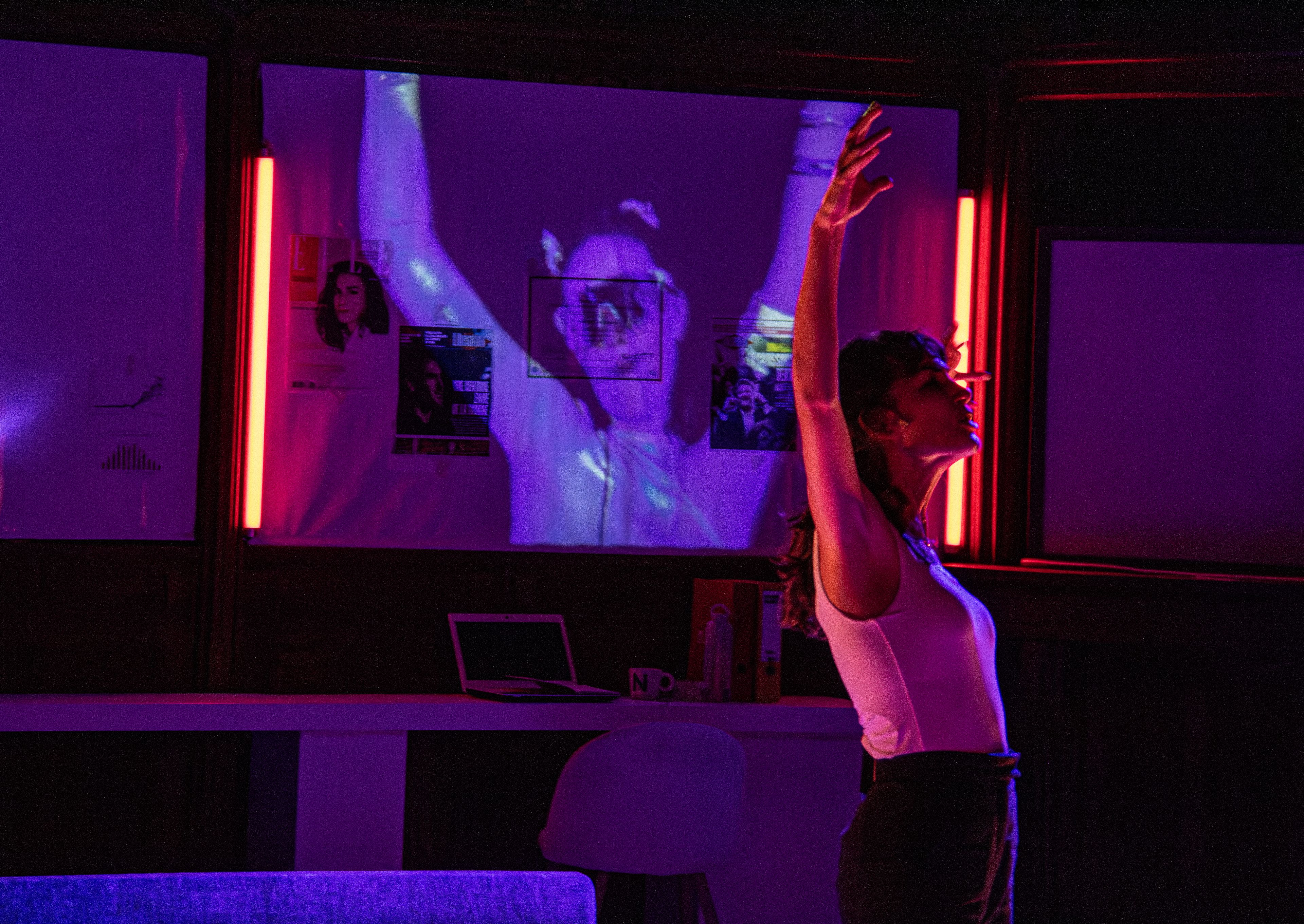 Une de la compagnie Les Barbares