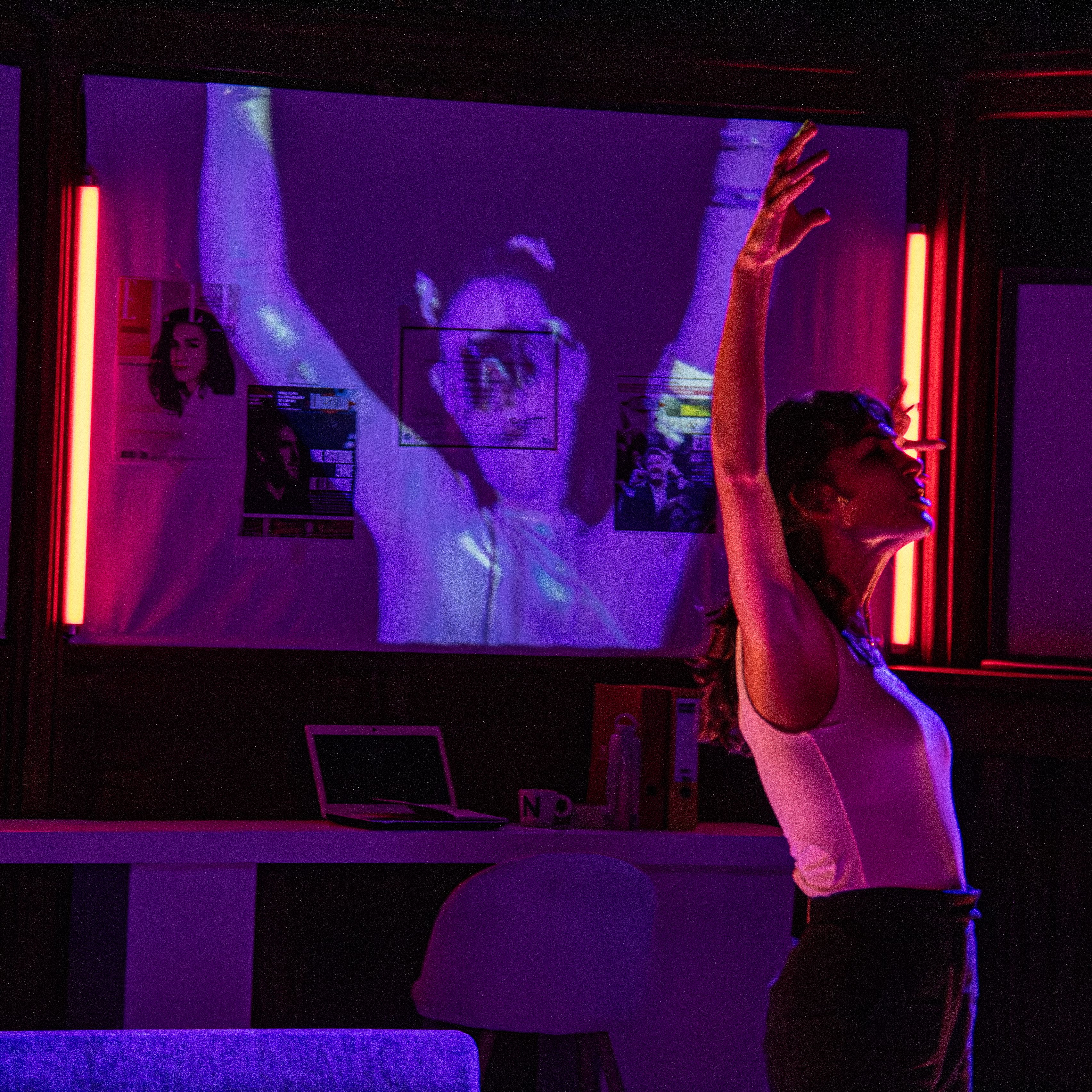 Une de la compagnie Les Barbares