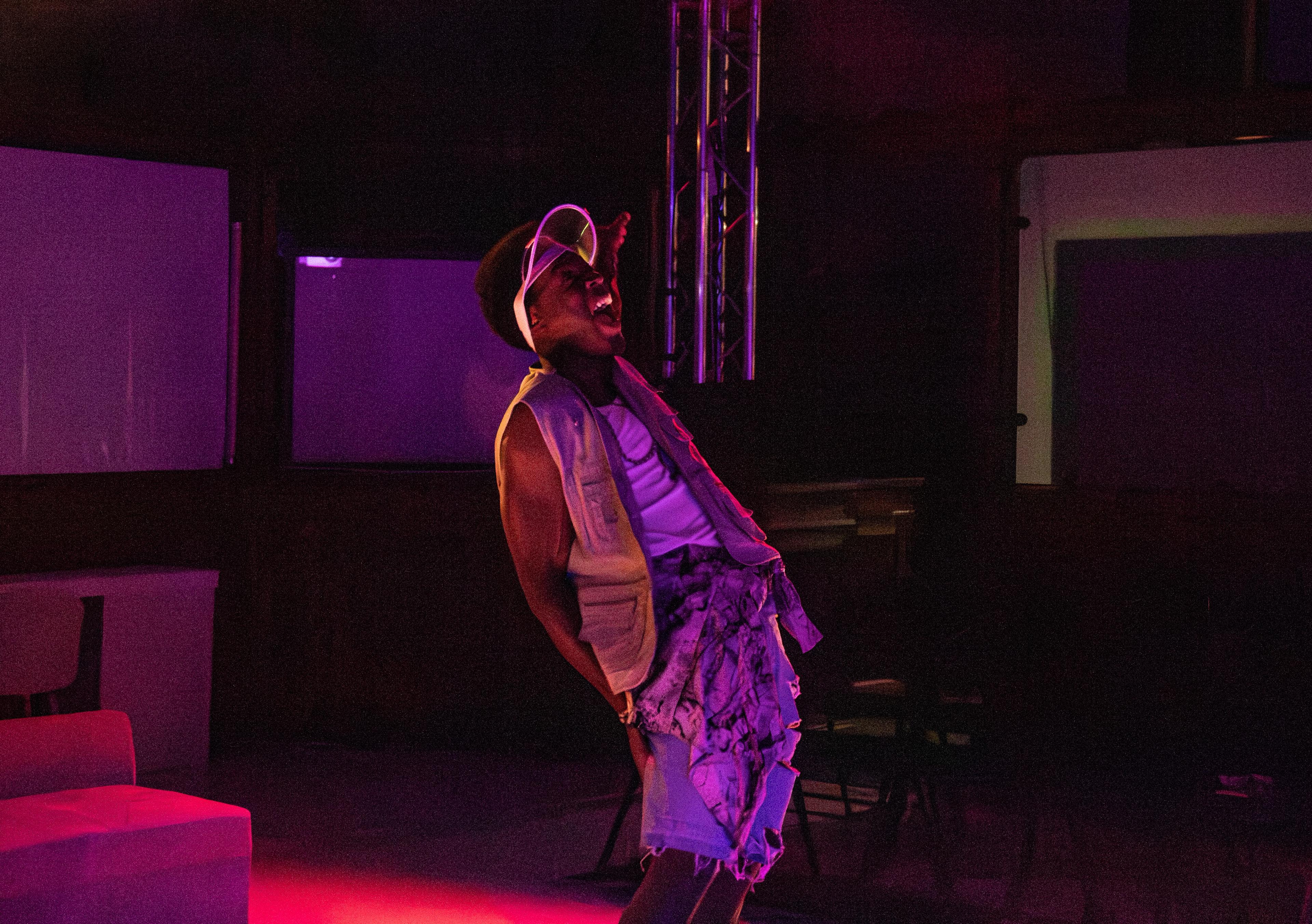 Une de la compagnie Les Barbares