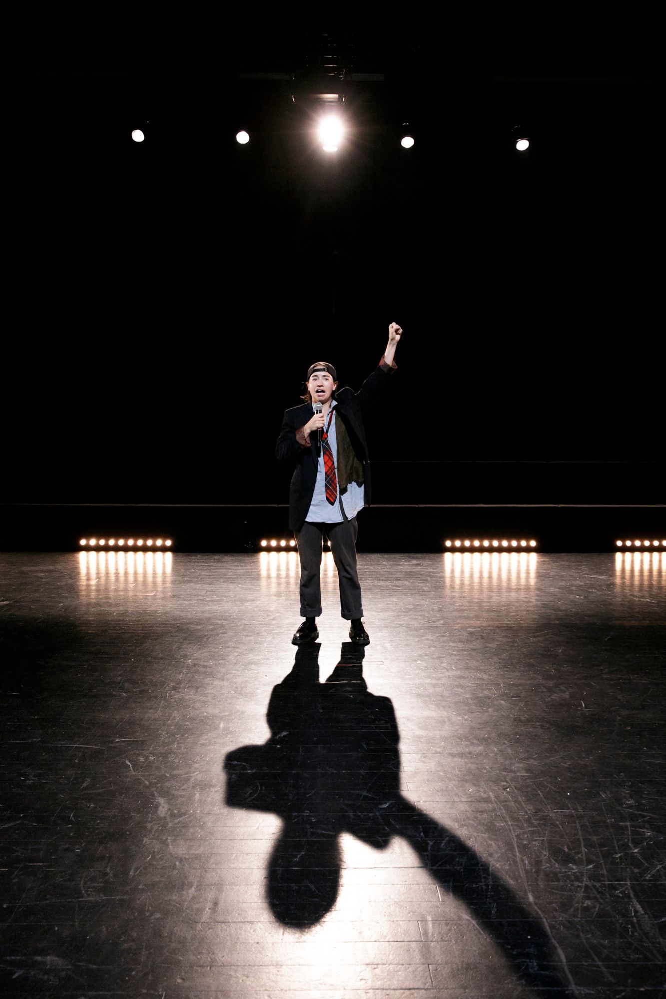 Une de la compagnie Les Barbares