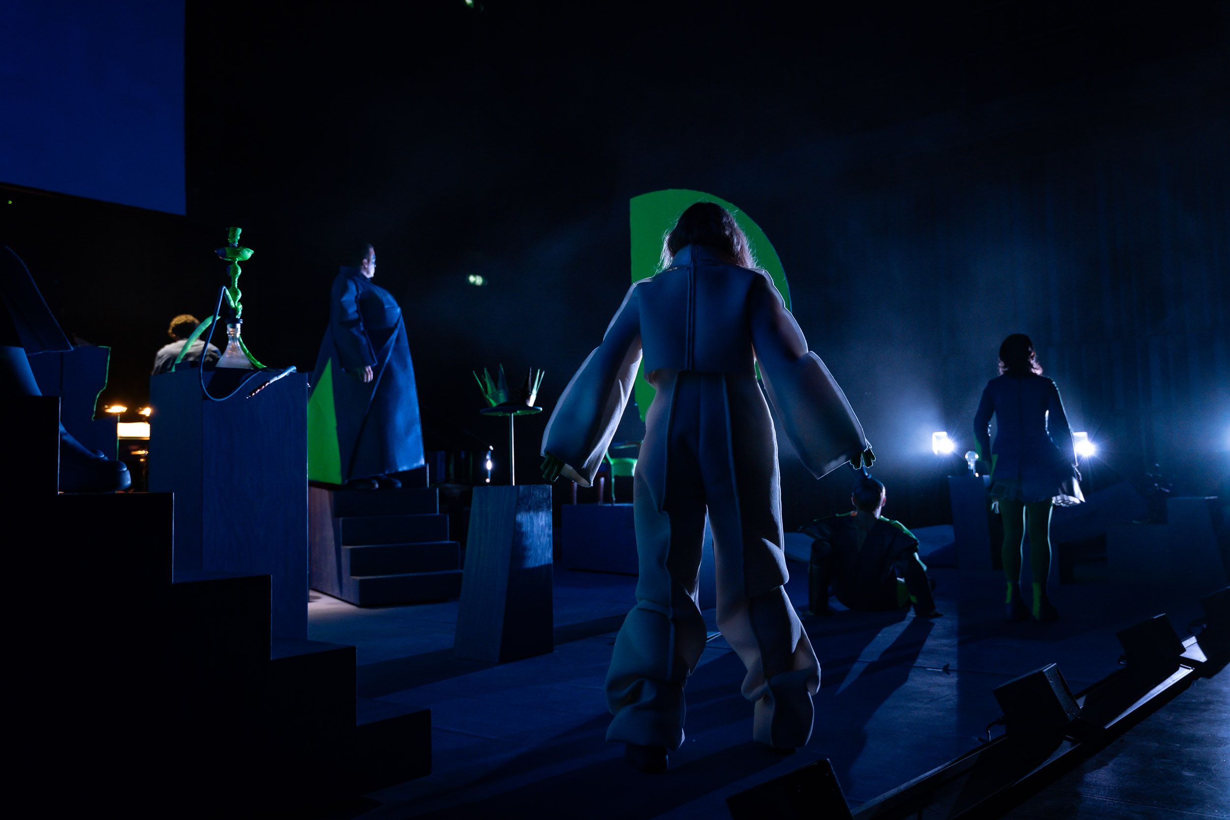 Une de la compagnie Les Barbares