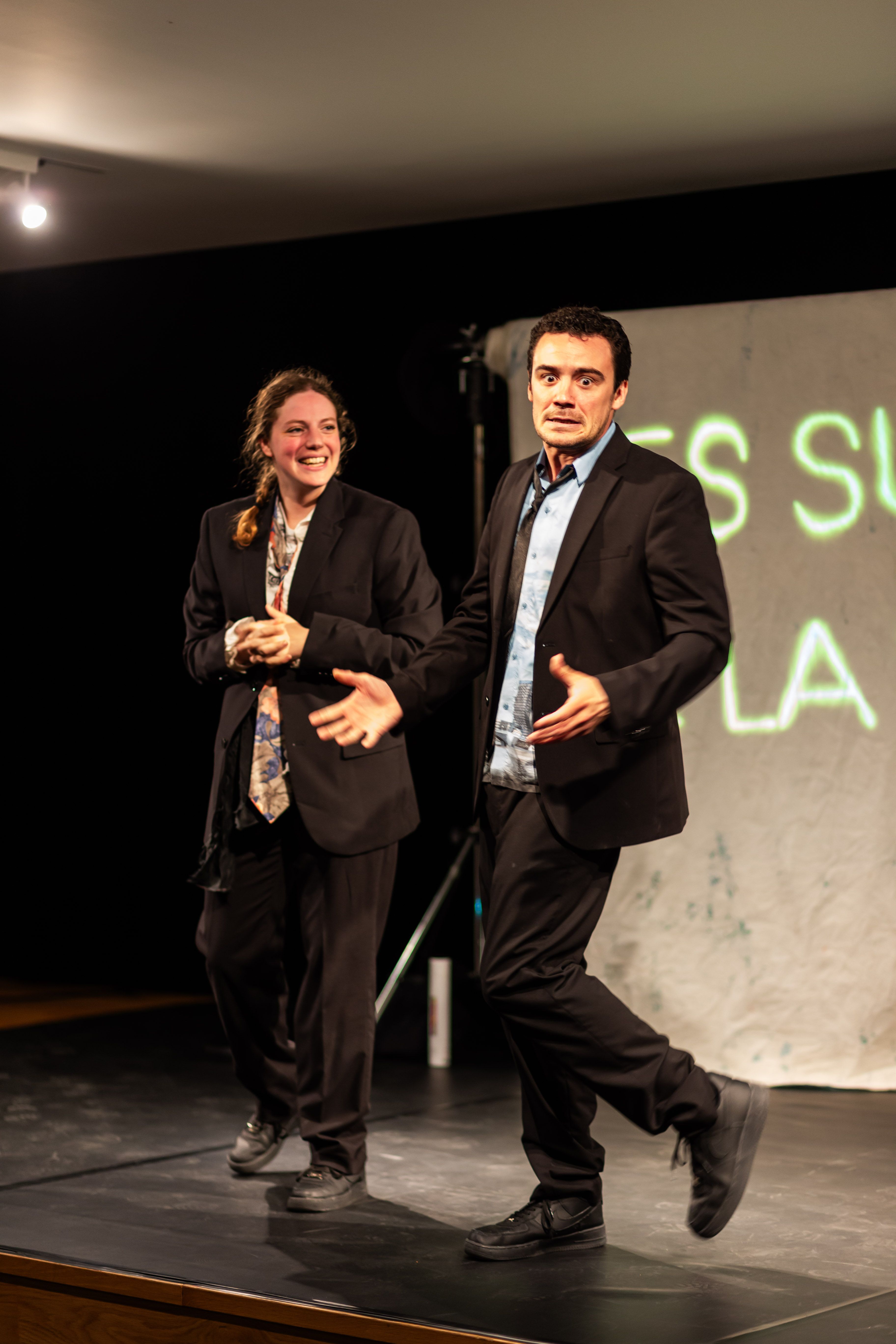 Une de la compagnie Les Barbares