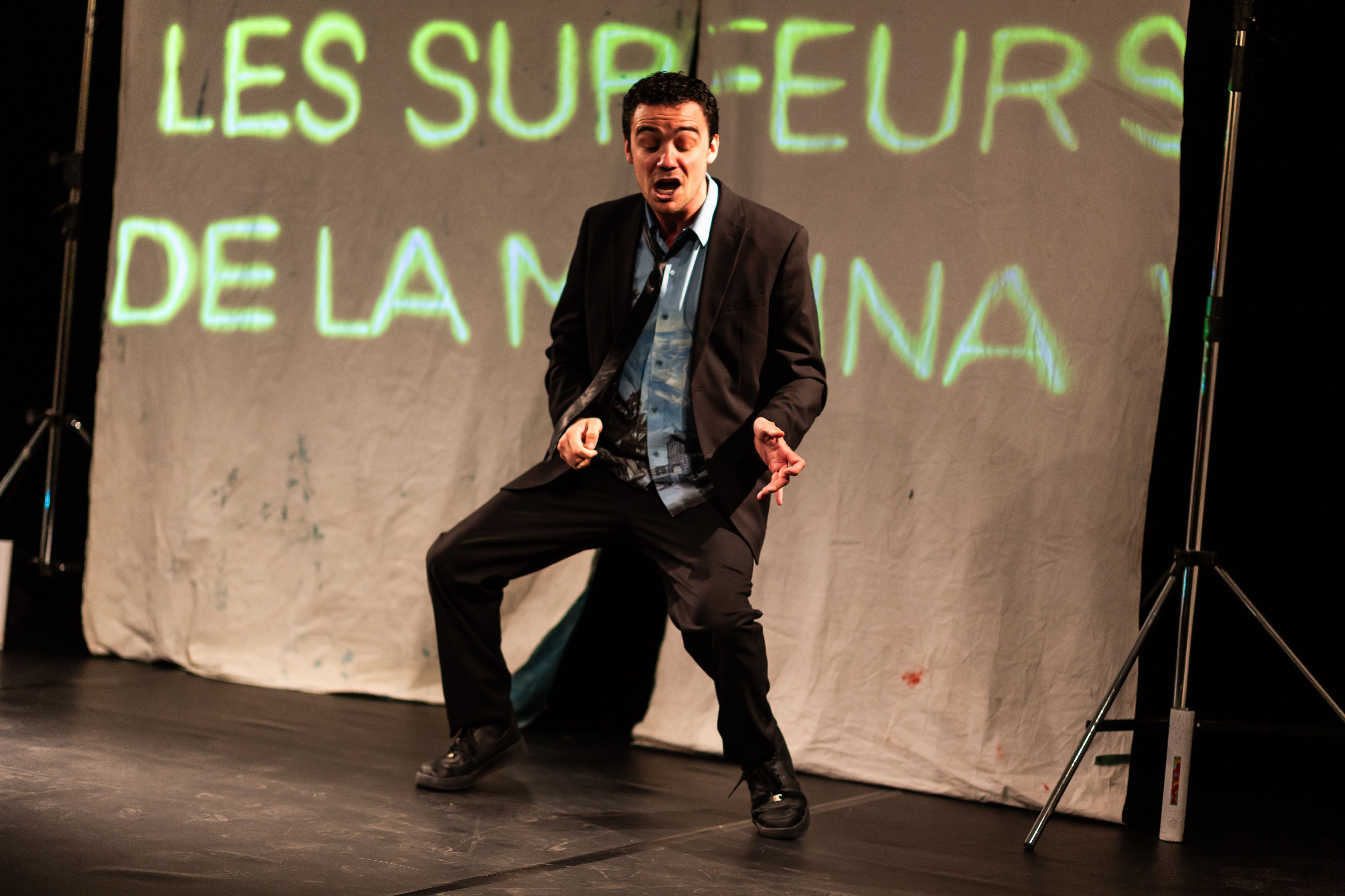 Une de la compagnie Les Barbares