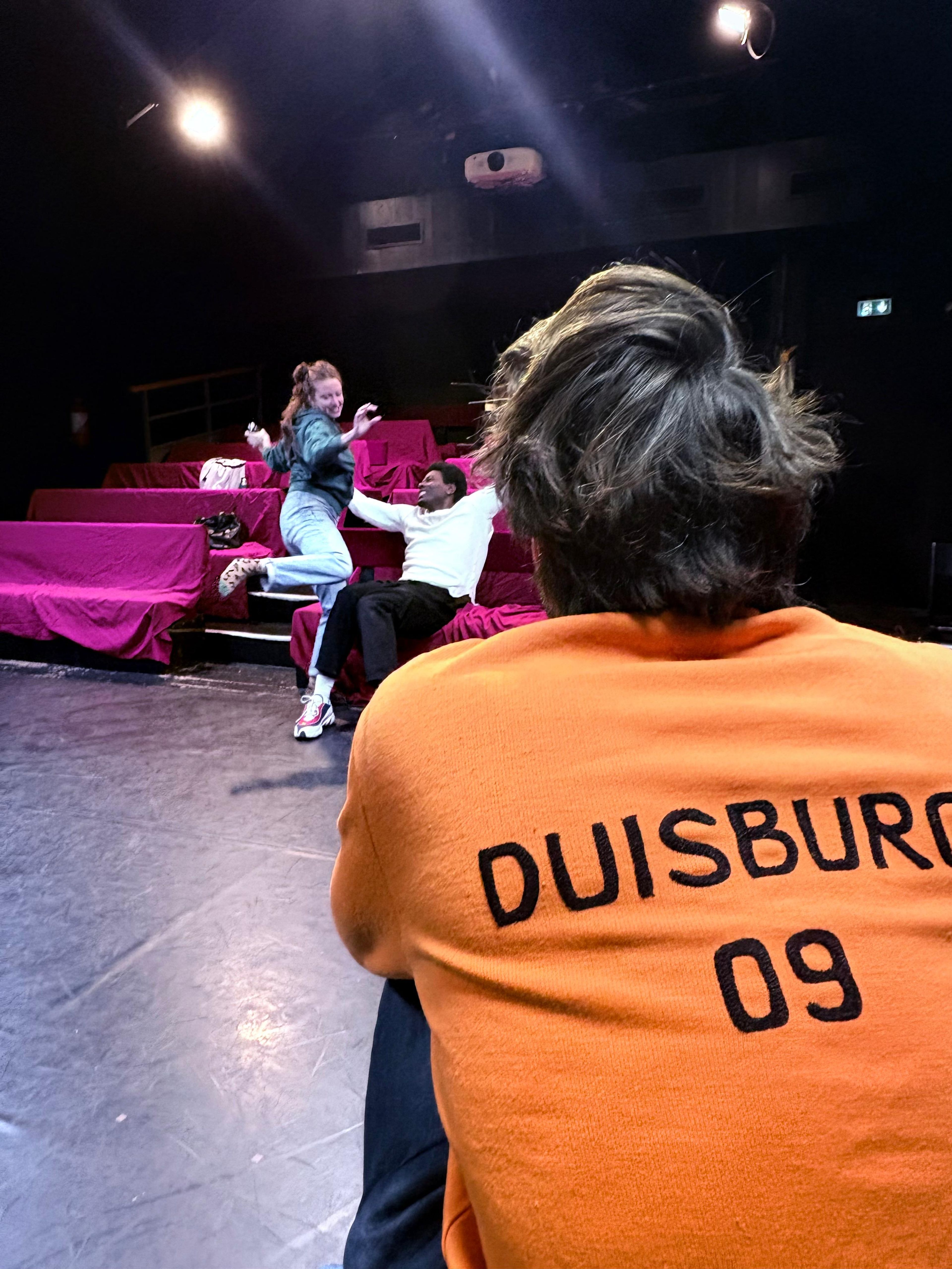 Une de la compagnie Les Barbares