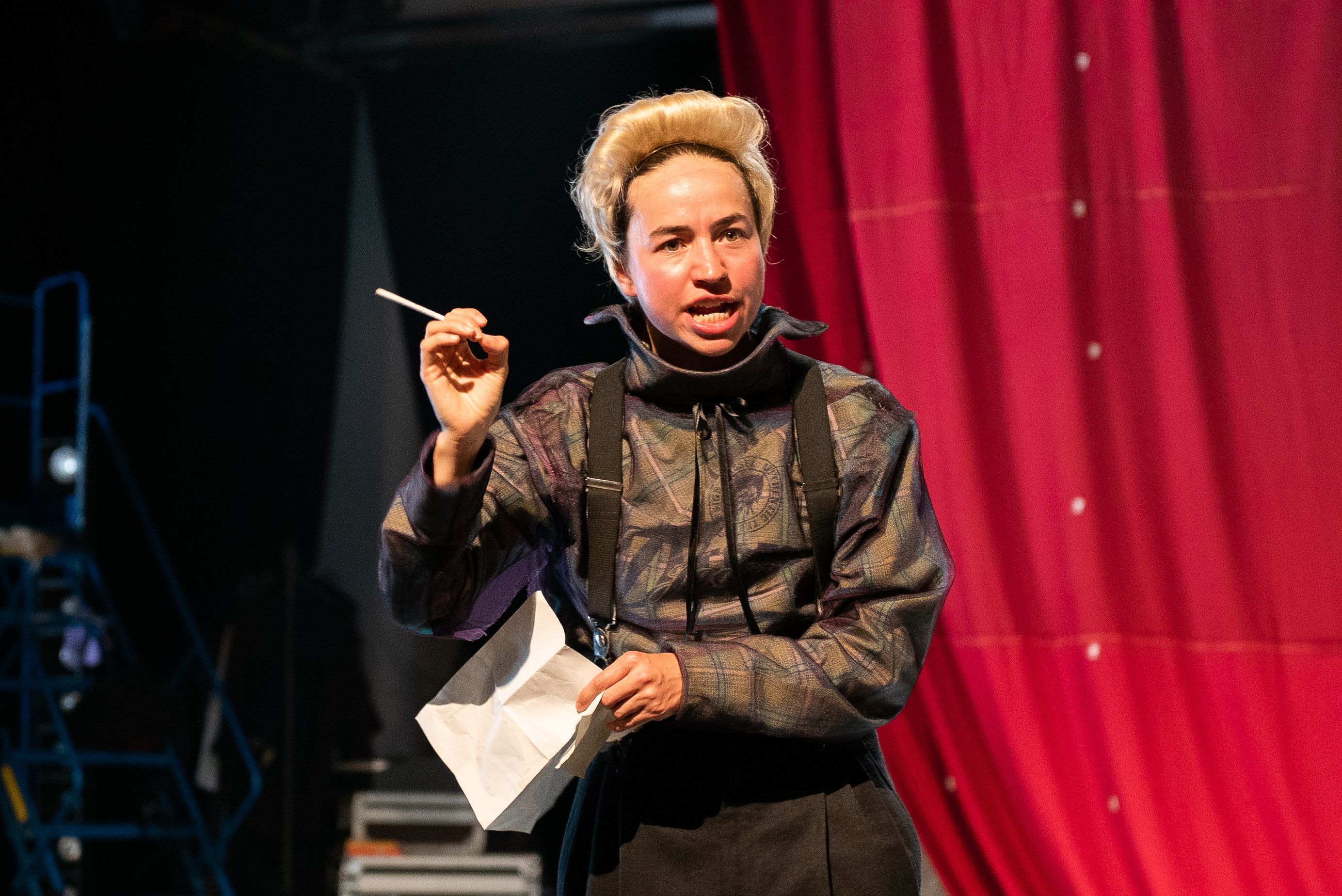 Une de la compagnie Les Barbares