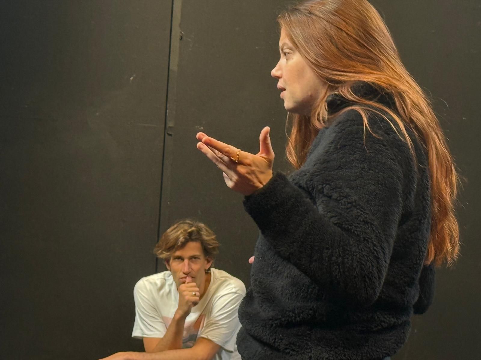 Une de la compagnie Les Barbares